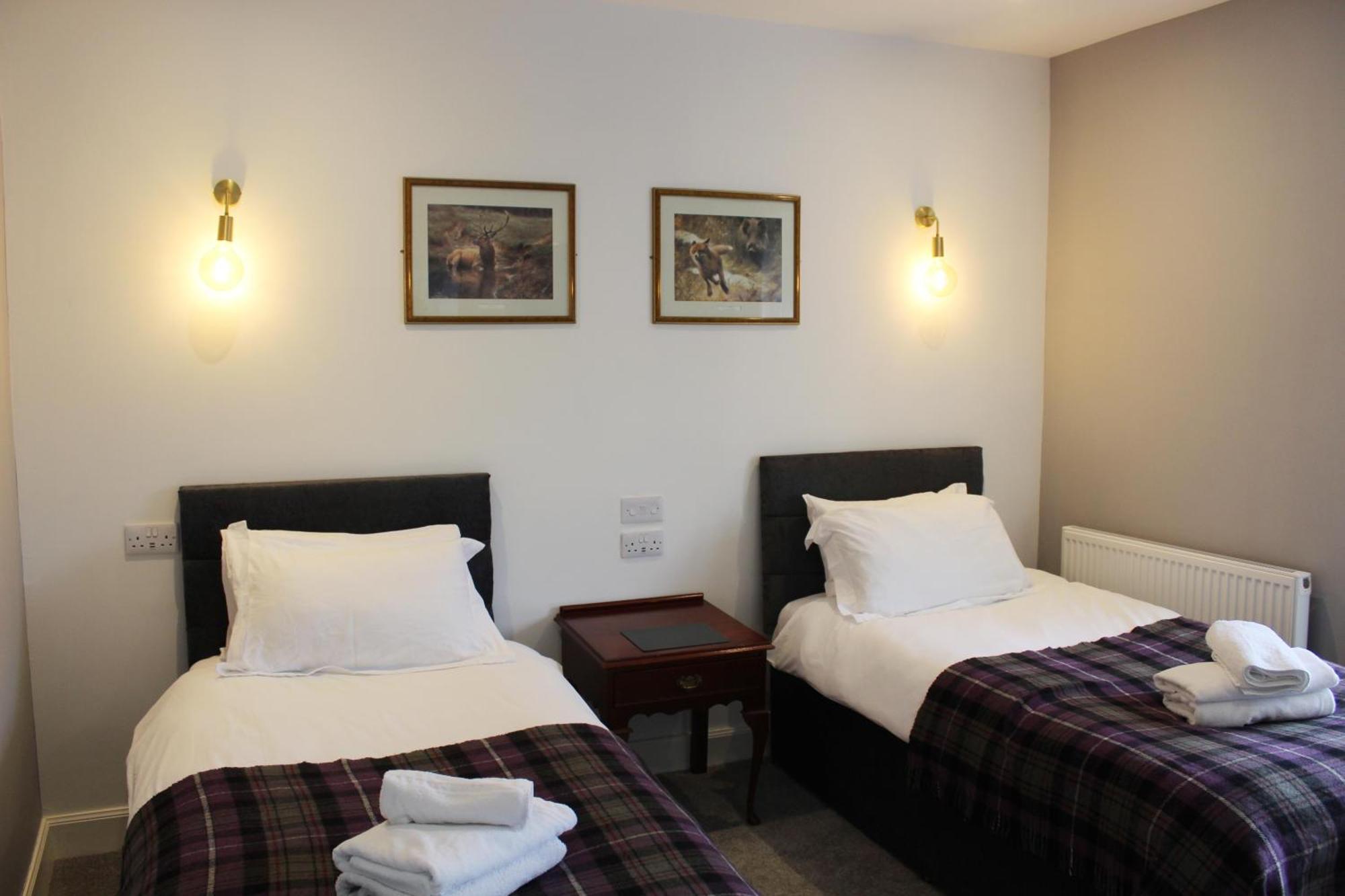 Conon Hotel Dingwall Bagian luar foto