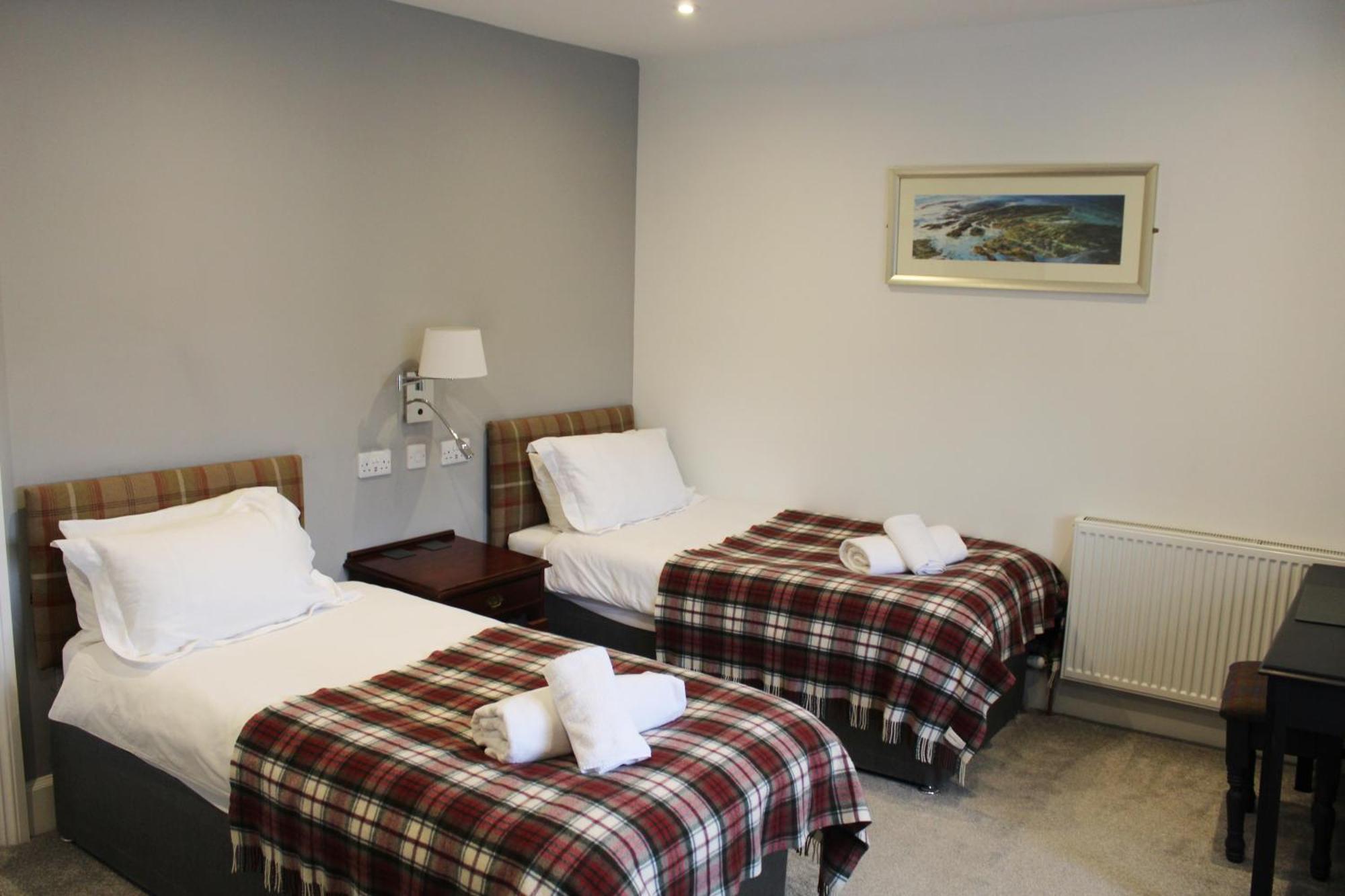 Conon Hotel Dingwall Bagian luar foto